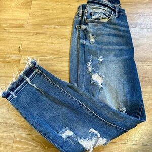 Judy Blue Jeans Women's 7/28 Straight Fit Distressed Raw Hem Denim Cute Style